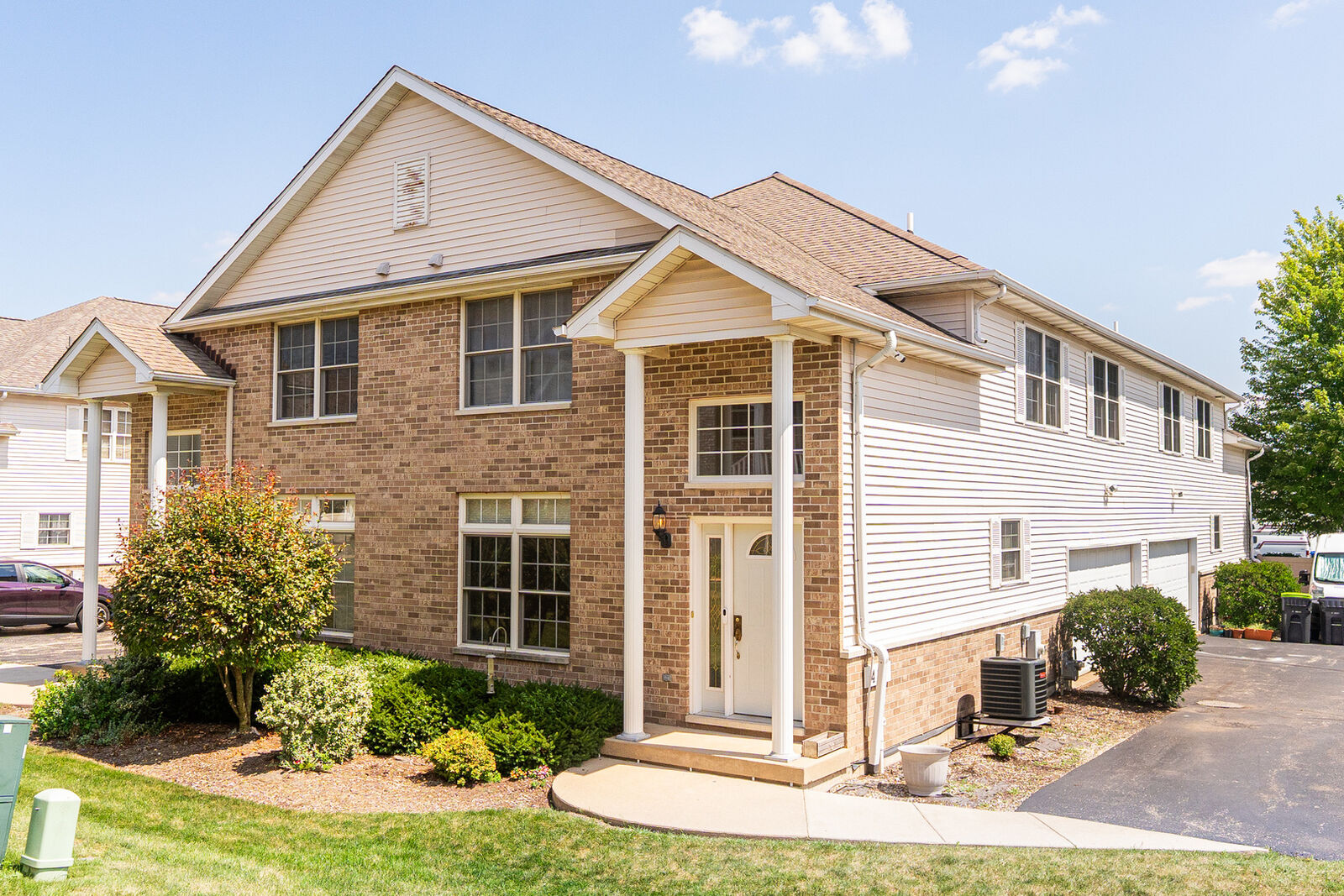 Property Photo:  431 North Charles Street  IL 60112 