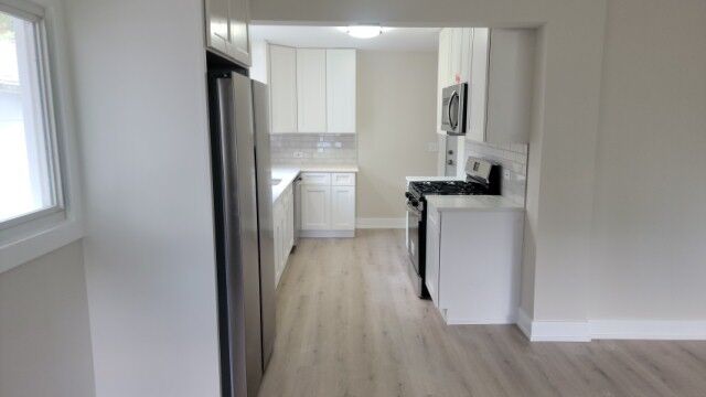 Property Photo: 722 E Indiana Street IL 60187