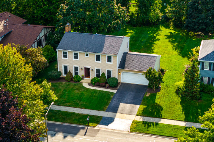 Property Photo: 1035 Williamsburg Drive IL 60540