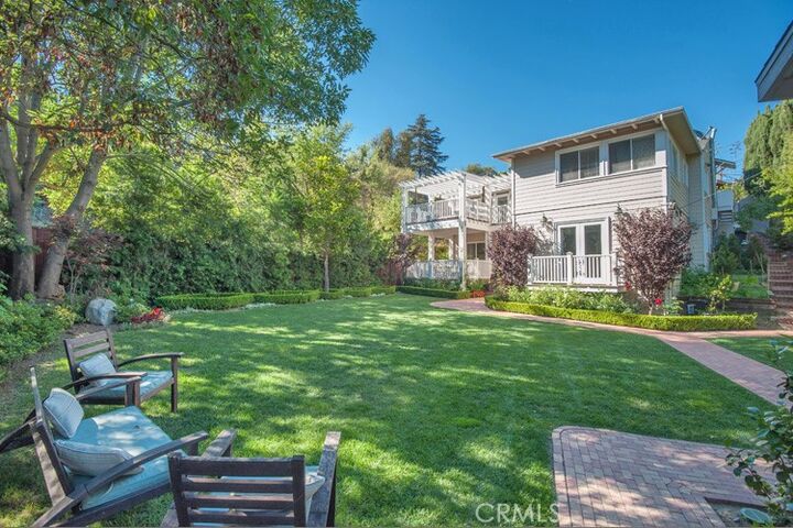 7120 Pacific View Drive  Los Angeles CA 90068 photo