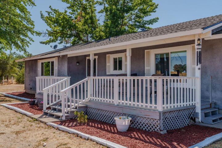 Property Photo: 9680 Warren Road CA 95252