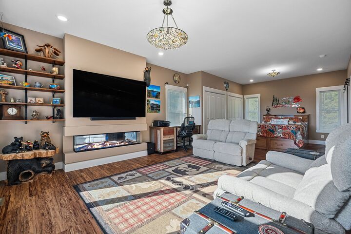 Property Photo:  385 Oak Dr  TN 37166 