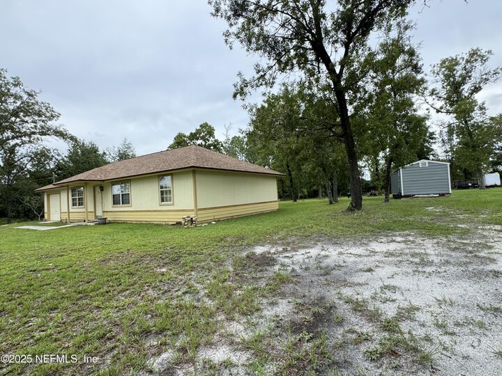 Property Photo: 43 Yucca Street FL 32068