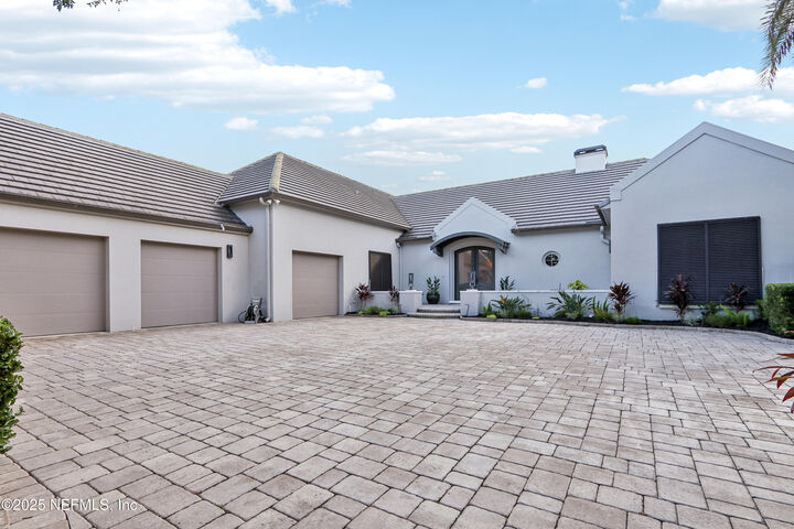 Property Photo:  118 Regents Place  FL 32082 