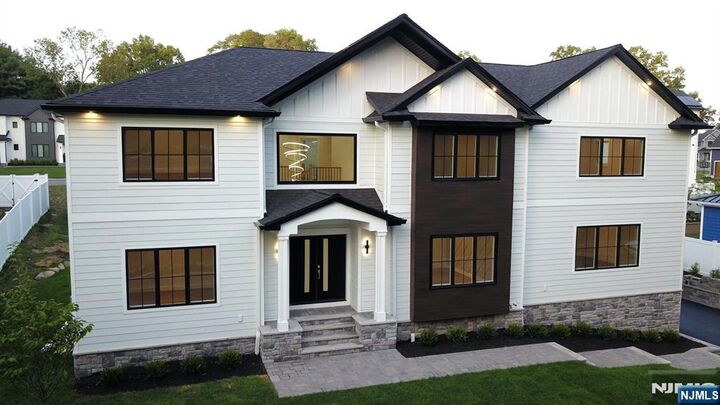 796 Wyckoff Avenue  Mahwah NJ 07430 photo