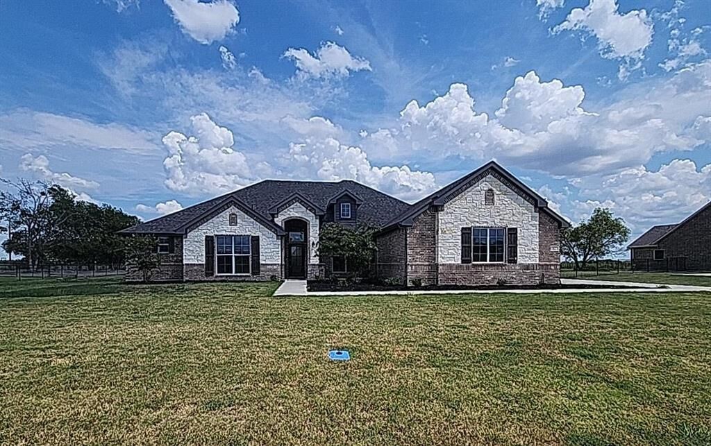 Property Photo:  1623 Emilia Drive  TX 75442 