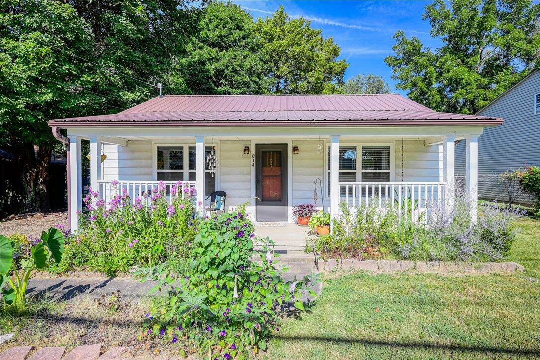 Property Photo: 814 Mill Street AR 72764