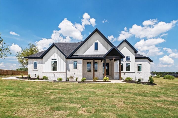 Property Photo: 3130 Cambridge Street AR 72713