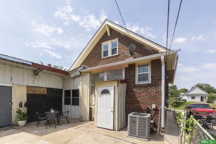 Property Photo: 4525 S 17th Street NE 68107