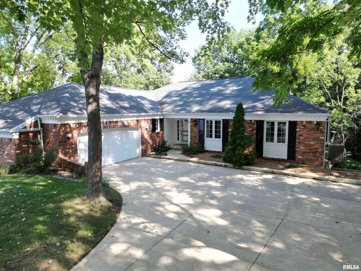 Property Photo: 1917 Sierra Court IL 61554