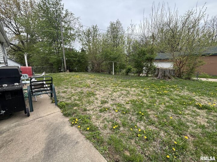 Property Photo:  715 16th Avenue North  IA 52732 