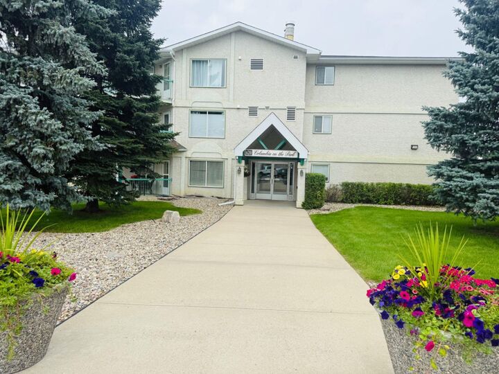 620 Columbia Boulevard W 312  Lethbridge AB T1K 7A8 photo