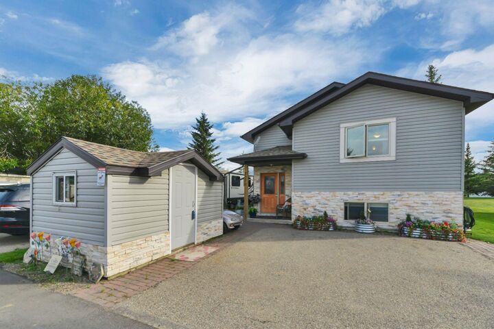25074 South Pine Lake Road 3070  Rural Red Deer County AB T0M 1S0 photo