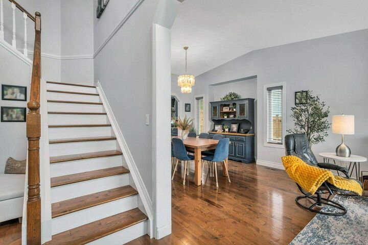 Property Photo:  167 Douglas Avenue  AB T4R 2G5 