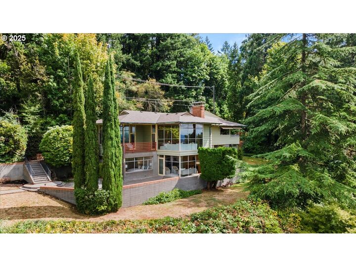 Property Photo: 3330 SW Fairmount Blvd OR 97239