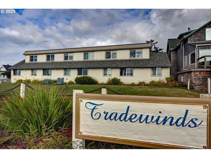 Property Photo: 1022 N Prom Tradewinds 208 OR 97138