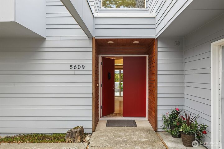 Property Photo:  5609  145th Avenue SE  WA 98006 