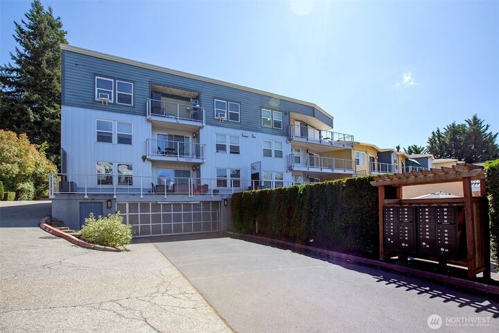 11920  98th Avenue NE 205  Kirkland WA 98034 photo