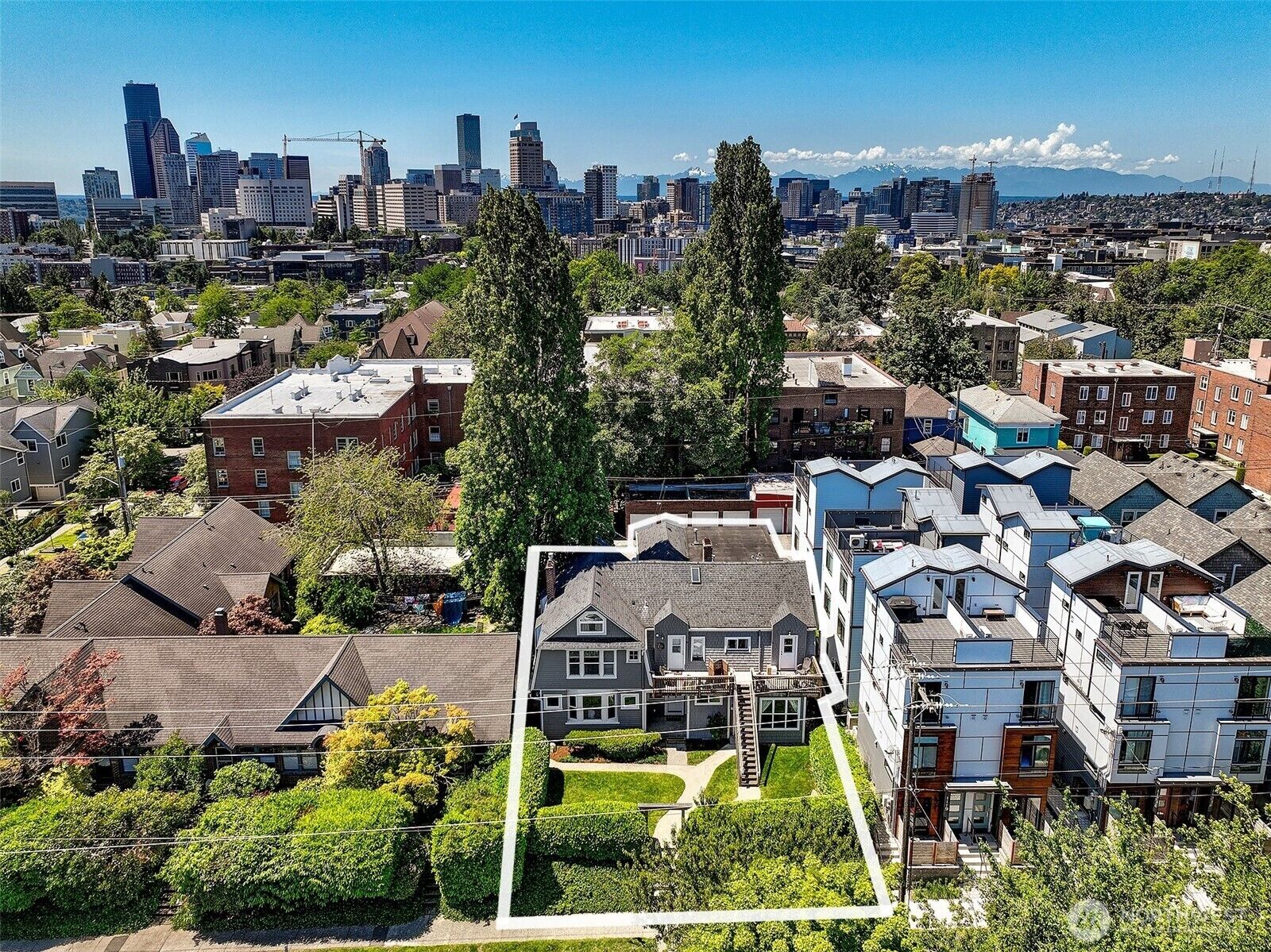 Property Photo: 1111 18th Avenue WA 98122