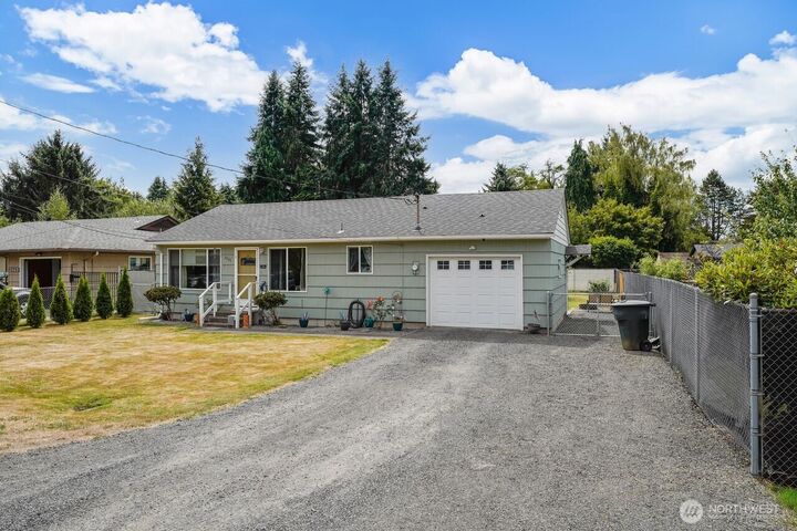 Property Photo: 3555 Pennsylvania St. WA 98632