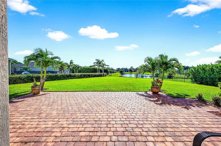 Property Photo:  5986 Sequoia Circle  FL 32967 