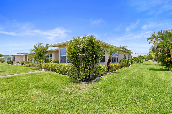 Property Photo:  165 N High Point Boulevard  FL 33435 