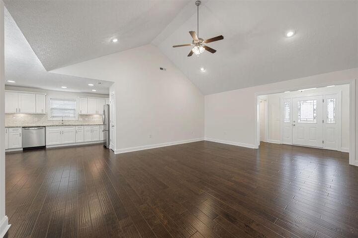 Property Photo:  823 China Tree Way  KY 42101