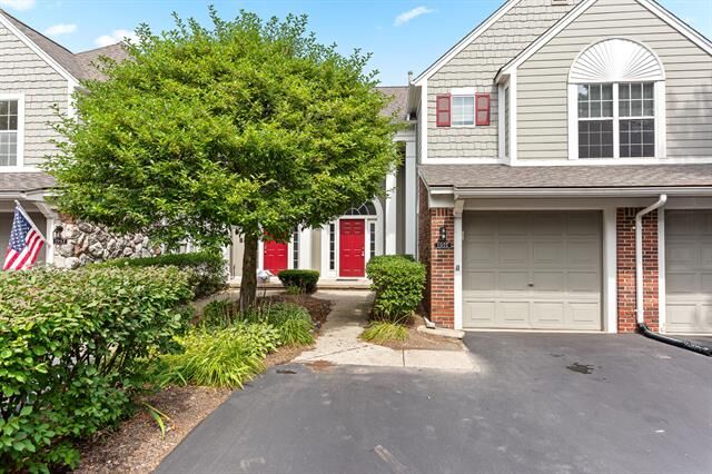 Property Photo: 1955 Eagle MI 48304