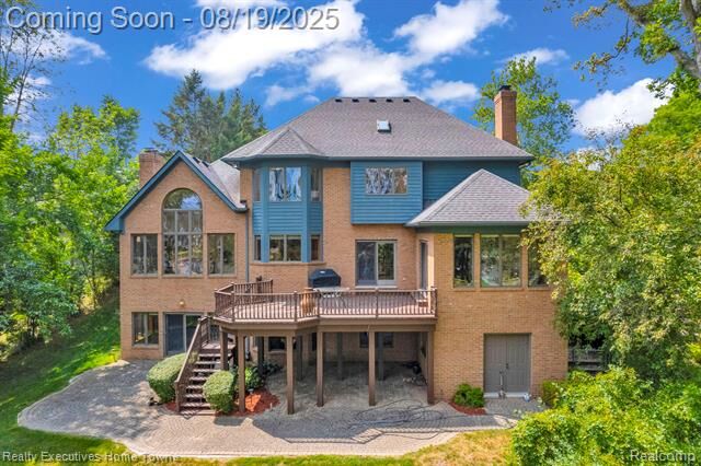 Property Photo:  2620 Strawberry Lane  MI 48060 