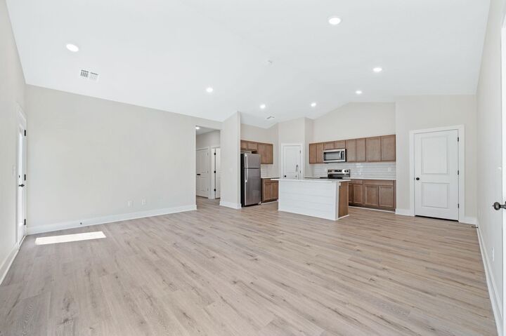 Property Photo: 507 E Harper St KS 67147-8955