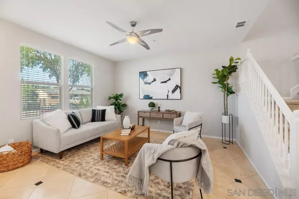 Property Photo:  211 Calle Del Sol  CA 92083 