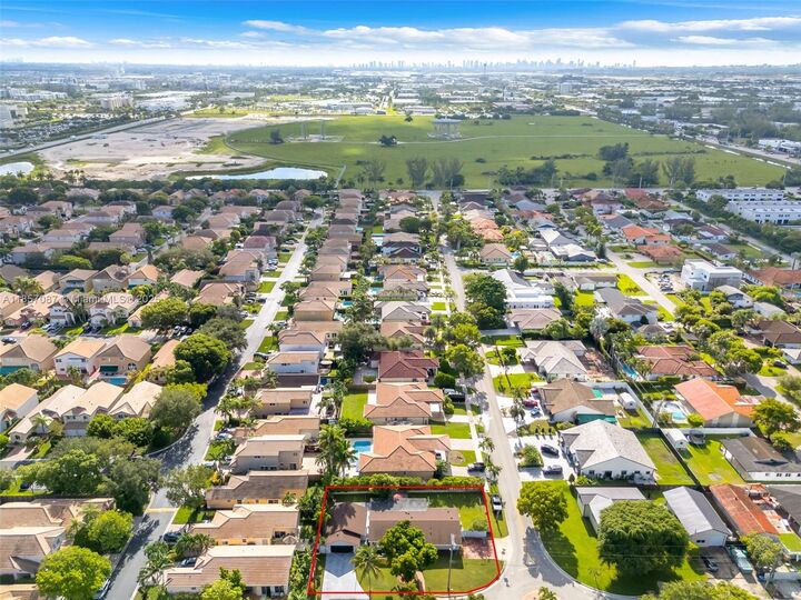 2851 NW 99th Ave  Doral FL 33172 photo