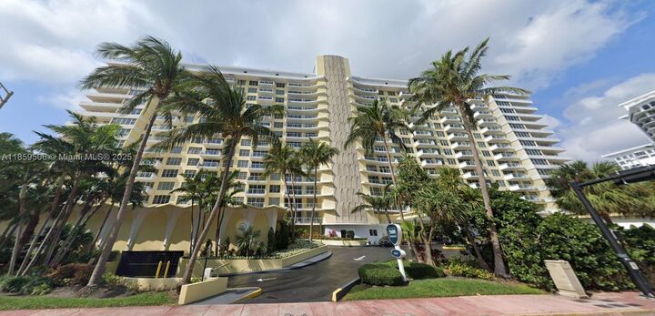 5600 Collins Ave 17W  Miami Beach FL 33140 photo
