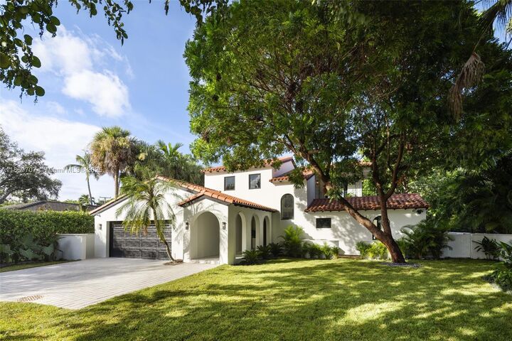 6811 Riviera Dr  Coral Gables FL 33146 photo