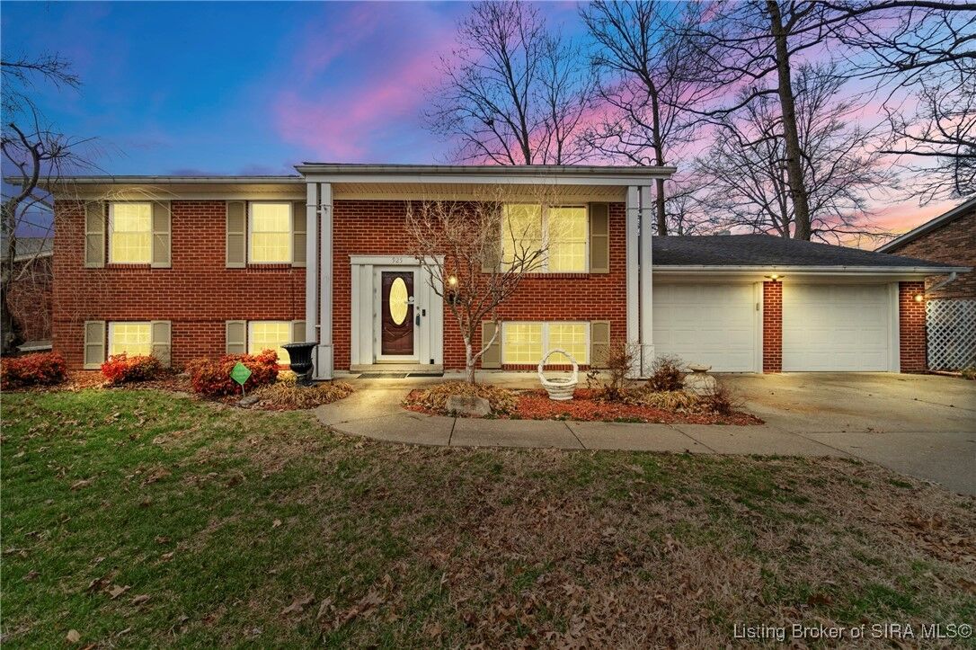 Property Photo: 925 Redwood Drive IN 47129