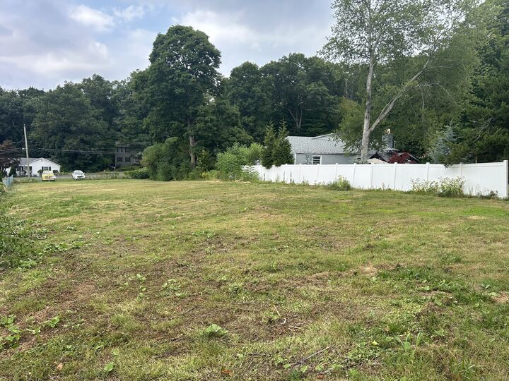 Property Photo:  274 Cedarwood Lane  CT 06111 