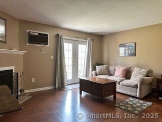 Property Photo:  24 Taft Point Apt 40  CT 06708 