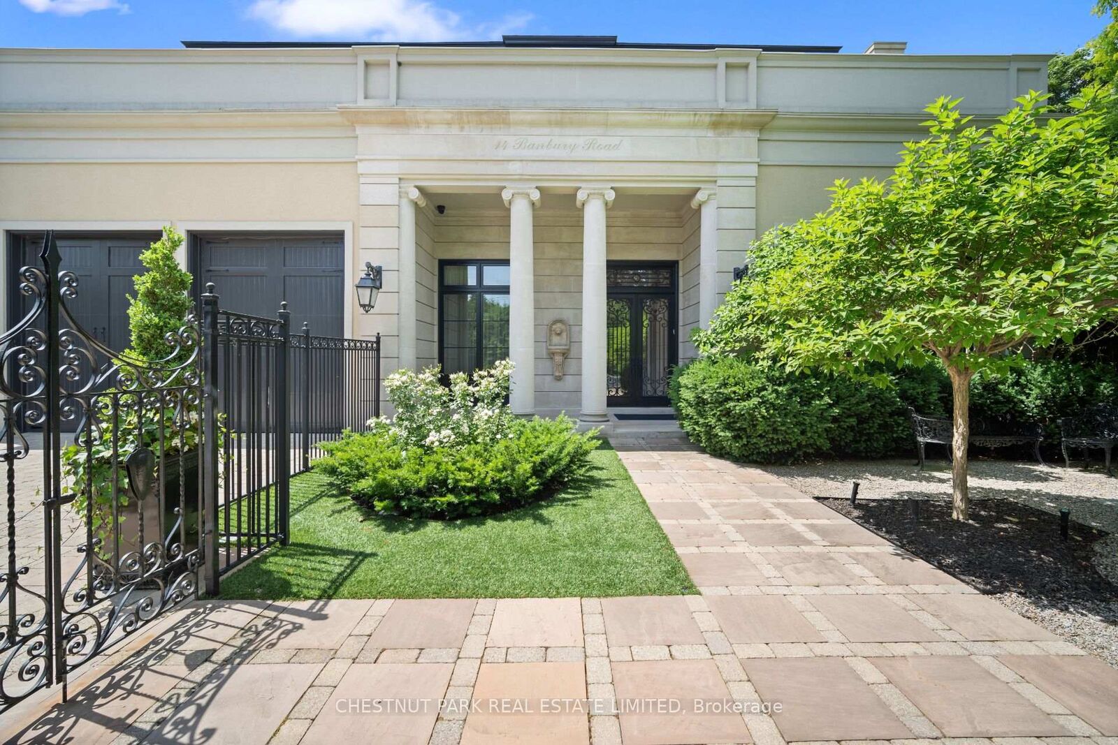 Property Photo: 14 Banbury Road ON M3B 2K4