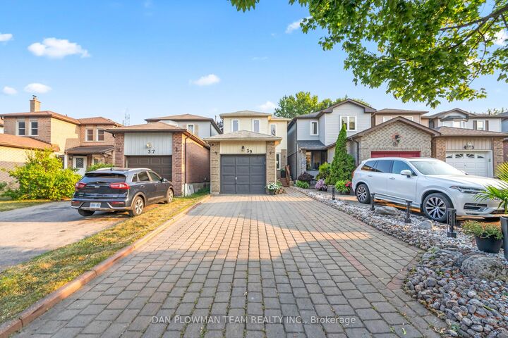 Property Photo: 39 Dorvis Drive ON L1N 8C8