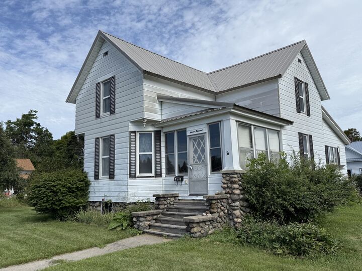 700 Division Street  Cheboygan MI 49721 photo