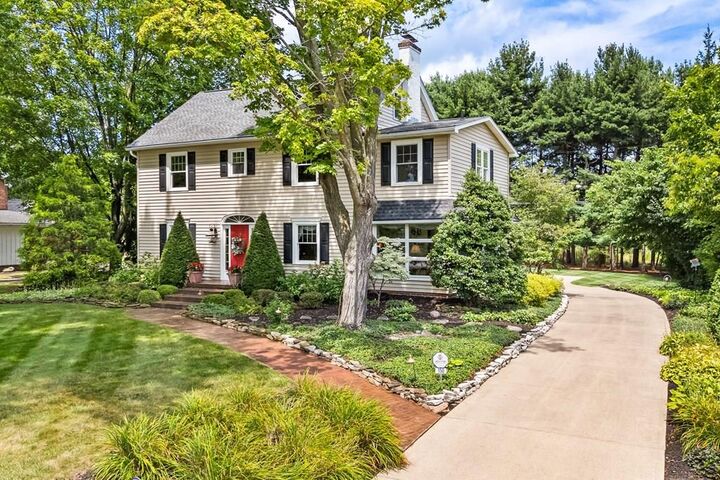 150 N Countryside Dr  Ashland OH 44805 photo