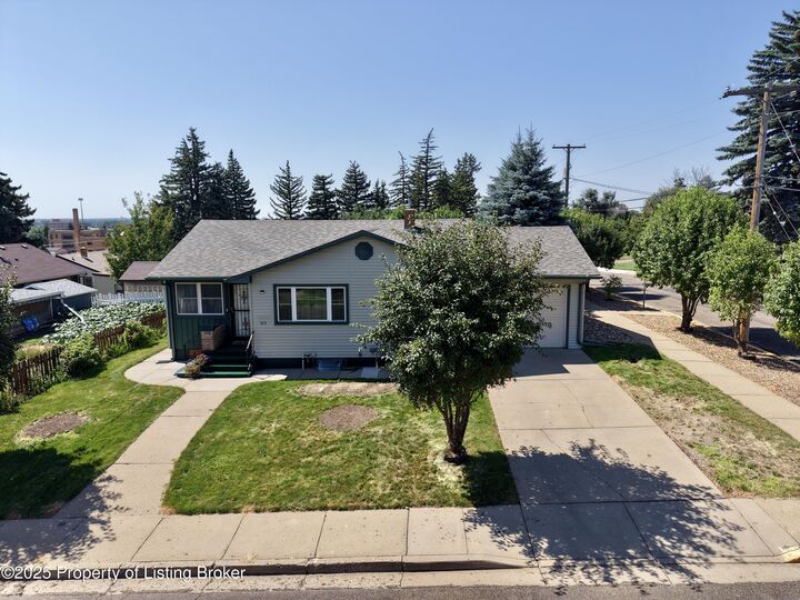 Property Photo: 323 6th Ave. E ND 58601