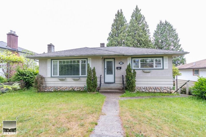 Property Photo:  341 W 24th Street  BC V7M 2C7 