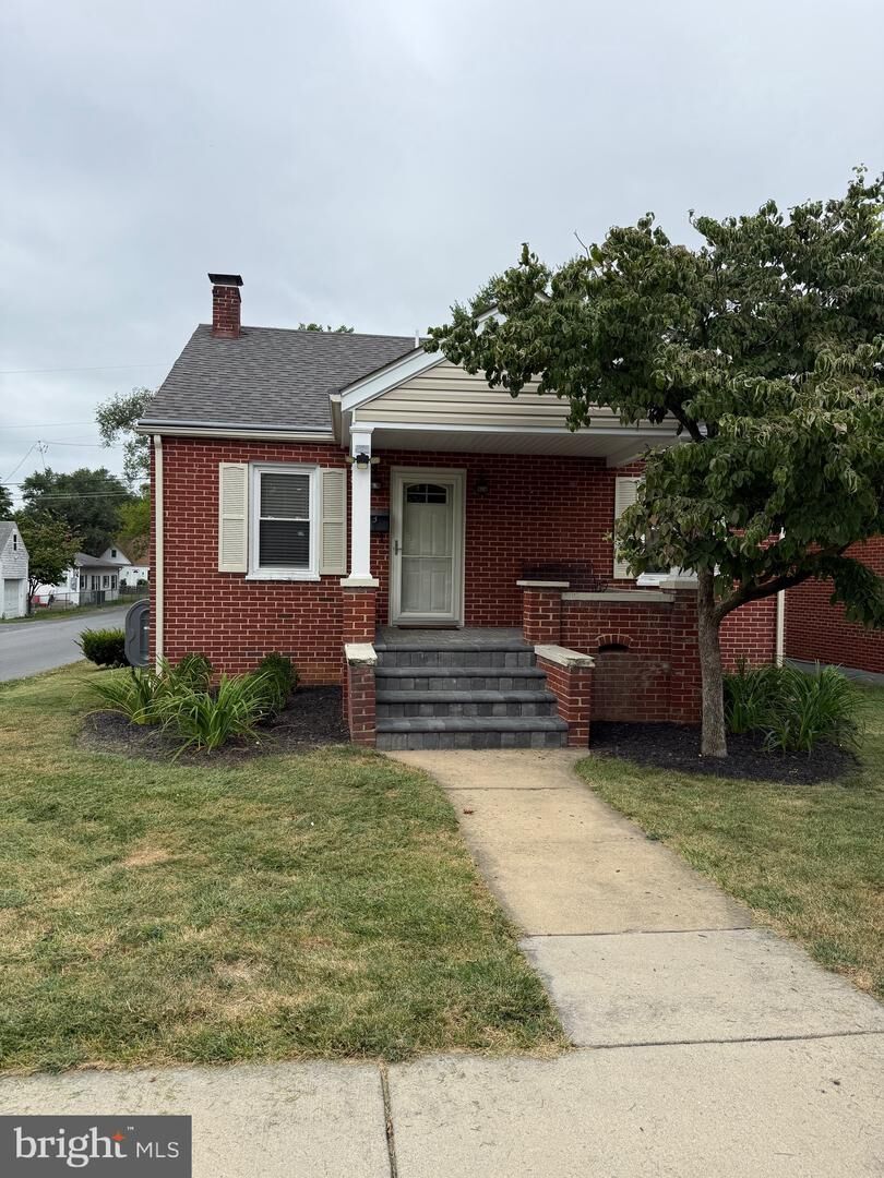 Property Photo: 3 N Purcell Avenue VA 22601