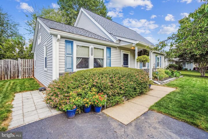 Property Photo: 8856 Olde Mill Run VA 20110