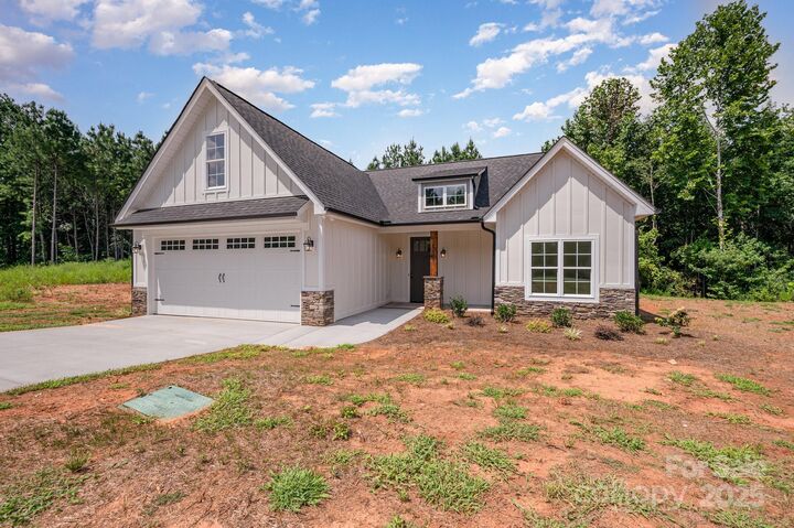 Property Photo: 1105 Rudder Circle NC 28146