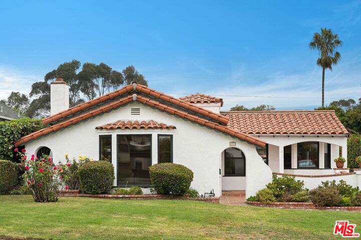 Property Photo: 6111 W 75th St CA 90045