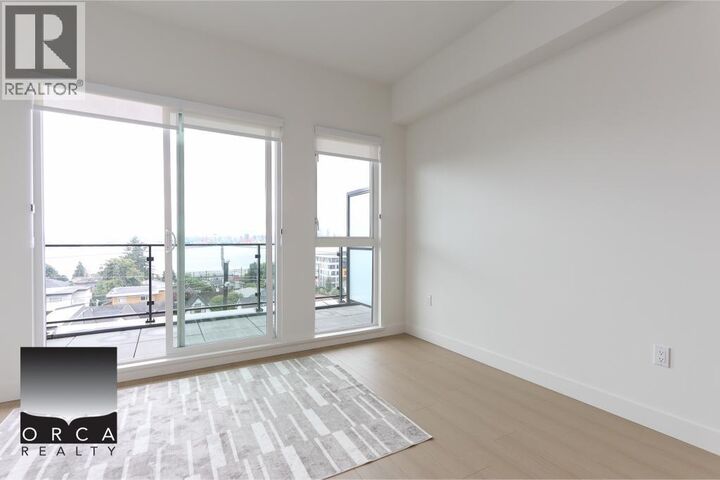 Property Photo:  422 East 3rd Street 505  BC V7L 0K1 