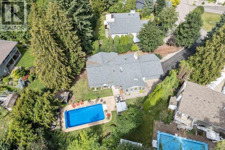2131 21 Street Northeast  Salmon Arm BC V1E 3E4 photo