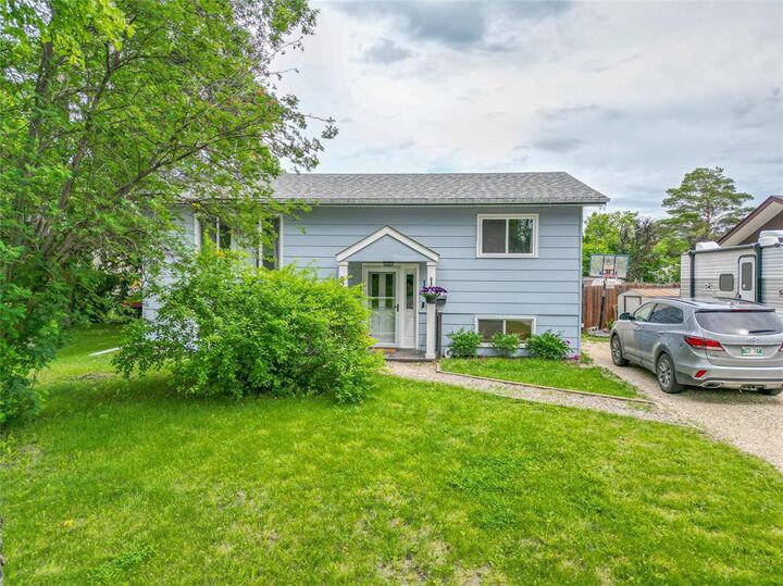 Property Photo:  13 Kennedy Place  MB R7A 6L9 